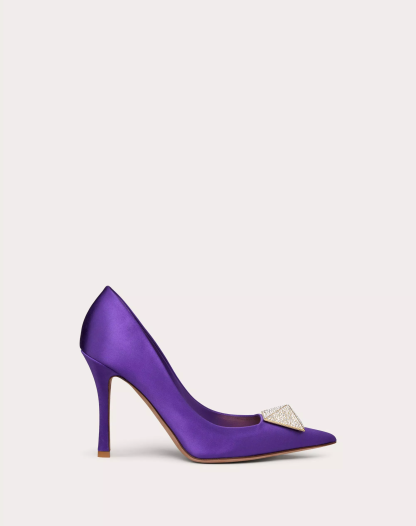 ONE STUD SATIN PUMP WITH STUD AND CRYSTALS 100MM